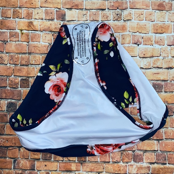 NWOT Red and Floral Bikini - Picture 6 of 6